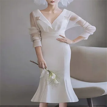 המקלחת כלה לבנה קטנה שמלות חתונה שמלות תה אורך בתולת ים / חצוצרה השרוול הארוך V צוואר סאטן עם קפלים 2023
