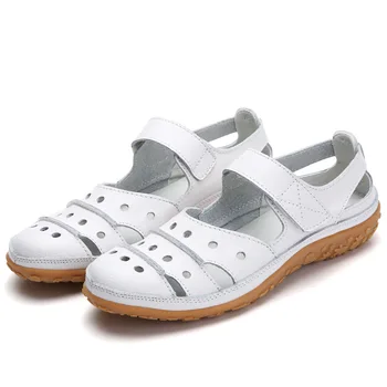 2023 נשים סנדלי עור חלול החוצה קיץ נעלי נשים דירות לנשימה להחליק על נעלי אופנה נשית רכה נשים נעלי נעליים