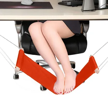 יצירתי פשוט הרגל ערסל עצלן מזדמן השולחן לנוח לשים רגל רגל רגל ההנפה הדום למשרד לשבור